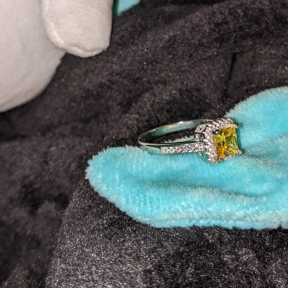 Fragrant Jewels Ring - Picture 2 of 3